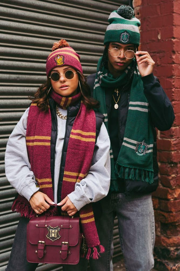 Harry Potter Official Gryffindor House One Size Red Unisex Knitted Winter Hat &