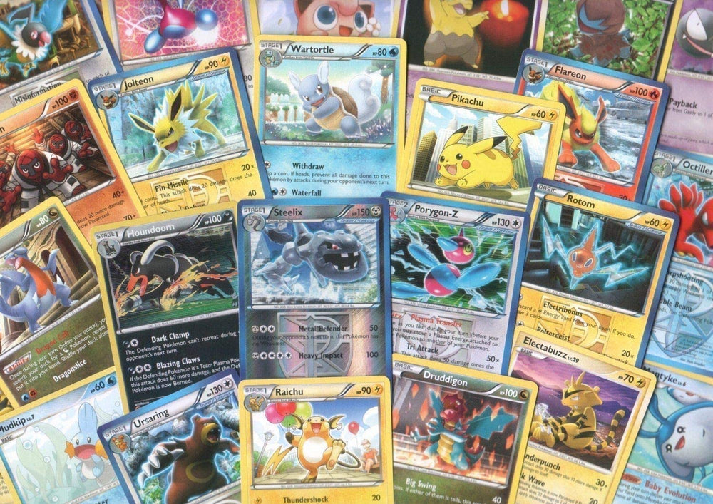 Pokémon Bundle of 100 Pokemon Cards with Foils
